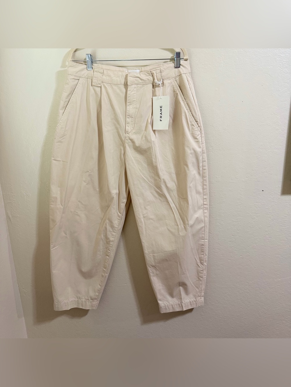 FRAME Fluid Twill Pleated Pants Size 30 NWT Off White Cream Barrel Cotton $280 - Picture 3 of 13